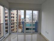 Sofisticação e vista para o pôr do sol: apartamento novo...