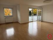Sofort frei Top 2 ZKB Wohnung mit Balkon im 3 Fam. Haus...