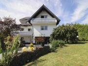 Sofort wohlfühlen: 7 Zi. EFH mit Weitblick ins Grüne in...