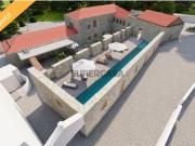 Solar histórico em ruínas, c/ projeto, numa localização...