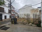 Solar urbano en Alozaina