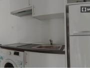 Soleado apartamento de 2 dormitorios con balcón en...