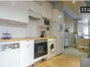 Soleado apartamento de 2 dormitorios en alquiler en Malasaña