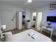 Soleado estudio con aire acondicionado en alquiler en...