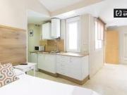 Soleado estudio en alquiler en Centro, Madrid