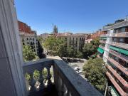 Soleado y exterior piso en calle Valencia, oportunidad