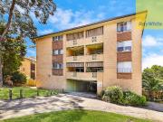 SOLID & SPACIOUS 2 BED APARTMENT IN SUPERB PARRAMATTA...