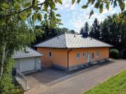 Solider Bungalow in Randlage von Reichenau mit...
