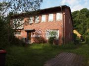 solides Architektenhaus mit Pultdach am Stadtrand von Privat