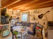 Sonne, Blumen, Frühlingstart! Kleingartenhaus in Stockerau