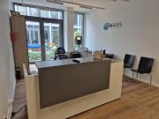 Sonnendurchflutete Panorama Arbeitsplätze in zentraler...