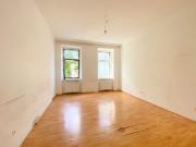 SONNIG und RUHIG! ALTBAU WOHNUNG zu SANIEREN