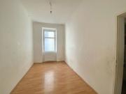 SONNIG und RUHIG! ALTBAU WOHNUNG zu SANIEREN