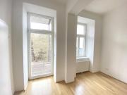 Sonnige 3 Zimmer Altbauwohnung mit kleinem Balkon...