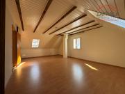 Sonnige 3,5 Zimmer Dachwohnung in Hofstetten Flüh frisch...