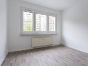 SONNIGE 3 Raum Wohnung mit Balkon und Blick ins Grüne
