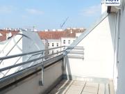 Sonnige 3 Zimmer Dachgeschoßwohnung mit Terrasse in U...