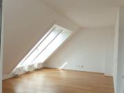 Sonnige 3 Zimmer Dachgeschoßwohnung mit Terrasse in U...