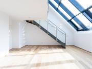 Sonnige Dachgeschoss Maisonette mit Balkon & Terrasse