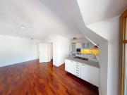 Sonnige Dachgeschoßwohnung mit Garagenplatz sofortige...