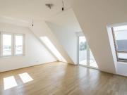 Sonnige Dachgeschosswohnung mit großem Balkon +...