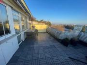 Sonnige Dachterrasse & Spielplatzblick – Ihr neues Zuhause