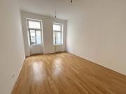 SONNIGE ERDGESCHOSS Wohnung mit Terrasse + Eigengarten...