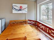 Sonnige Etagenwohnung mit Balkon und Parkplatz !