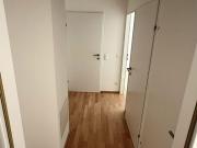 Sonnige gut aufgeteilte 2 Zimmer Wohnung U6 Nähe...