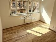 Sonnige gut aufgeteilte 2 Zimmer Wohnung U6 Nähe...