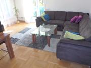 Sonnige, modern möblierte 3 Zimmer Mietwohnung mit Balkon