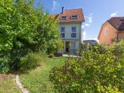 Sonnige moderne Doppelhaushälfte mit wunderschönem Garten Sonnige moderne Doppelhaushälfte mit wunderschönem Garten