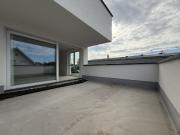 Sonnige Wohnung mit großer Terrasse u. Parkplatz