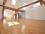 Sonniges Apartment mit Küche, Klima u. Lift im Zentrum...