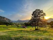 Sonniges Grundstück mit Altbestand und traumhaftem Blick...