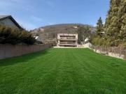 Sonniges Grundstück mit baubewilligtem Haus