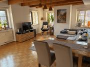 Sonniges Wohnerlebnis direkt am Fluss – Großzügige 109...