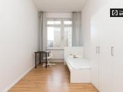 Sonniges Zimmer zu vermieten, 4 Zimmer Wohnung,...