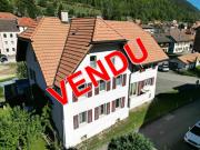 Sonvilier, großes Dorfhaus mit 3 Wohnungen und 4 Garagen