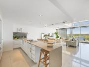 Sophisticate Apartment with River Views