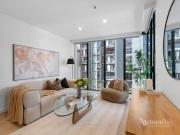 Sophisticated 2 Bedroom Apartment Prime Location Sophisticated 2 Bedroom Apartment Prime Location