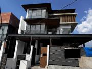 Sophisticated 4 Storey Home with Elevator & Pool –...