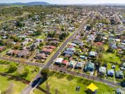 Sophisticated Armidale Weatherboard Cottage In Elevated...