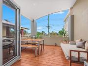 Sophisticated Coastal Duplex Stroll to Beach & Tugun...