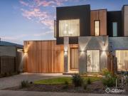 Sophisticated coastal living in prime Mornington
