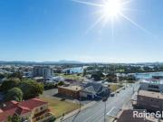 Sophisticated Executive Apartment with Stunning Harbour...