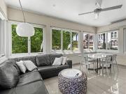 Sophisticated Fully furnished 3 Bed, 2 bath on fringe of...