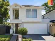 Sophisticated Hampton Living with Space, Style & Modern...