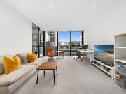 Sophisticated Light filled North Sydney Apartment