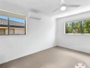 Sophisticated Living: Exceptional Townhouse in...